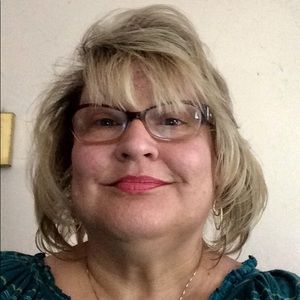 Meet your Posher, Elizabeth